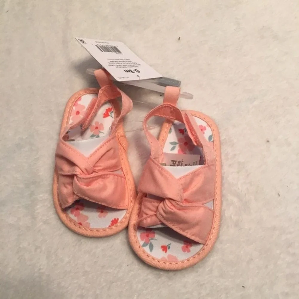 Child‎ of Mine by Carters Sandals Baby 0-3M Pink New Floral Knot Crib Shoes
